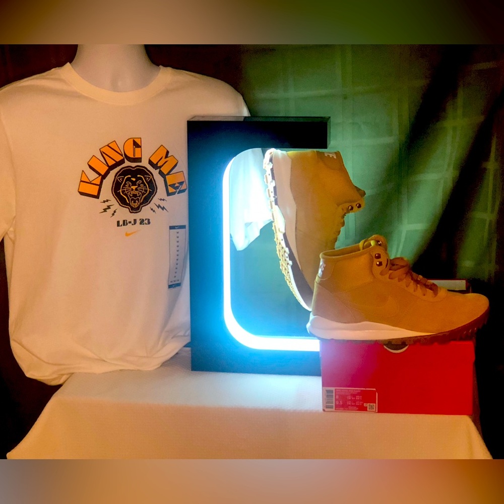 Nike hoodland suede size 9.5 LeBron t-shirt sold